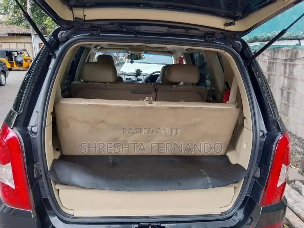 Micro Rexton 2013 SUV (Used)