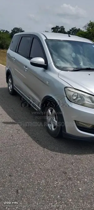 DFSK Glory 2016 SUV (Used)