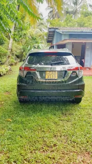 Honda Vezel 2013 SUV (Used)