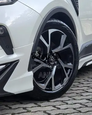Toyota CHR 2019 SUV (Used)
