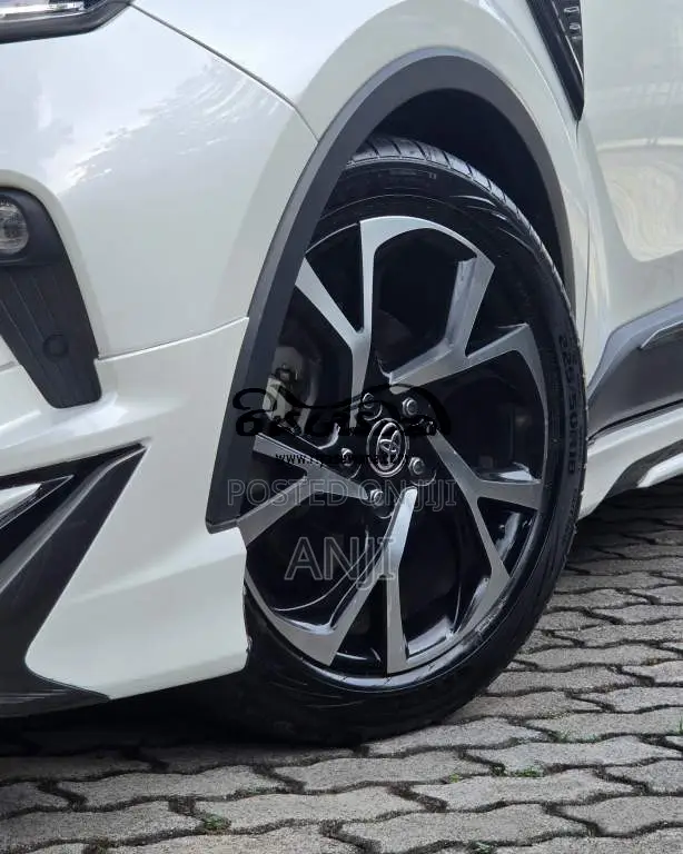 Toyota CHR 2019 SUV (Used)