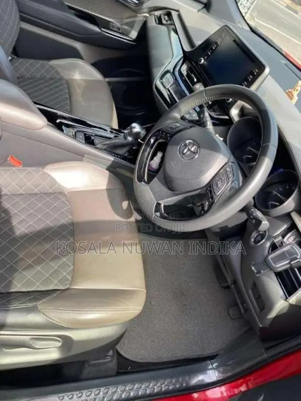 Toyota CHR 2020 SUV (Used)