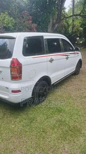 DFSK Glory 2017 SUV (Used)