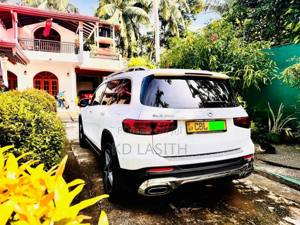 Mercedes-Benz GLB 200 AMG Line Premium Plus 2020 SUV (Used)