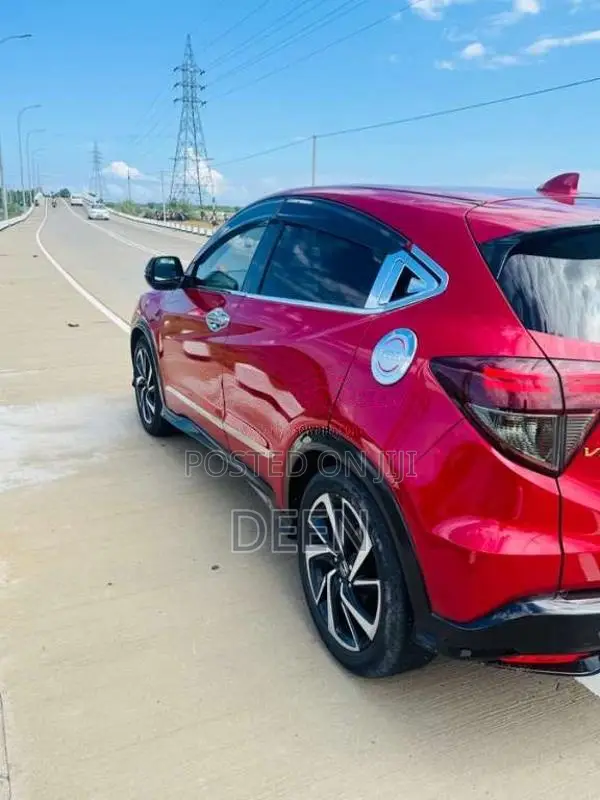 Honda Vezel Rs Sensing 2016 SUV (Used)