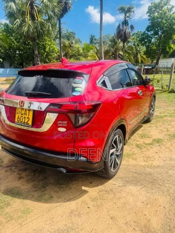 Honda Vezel Rs Sensing 2016 SUV (Used)