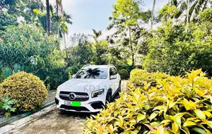 Mercedes-Benz GLB 200 AMG Line Premium Plus 2020 SUV (Used)