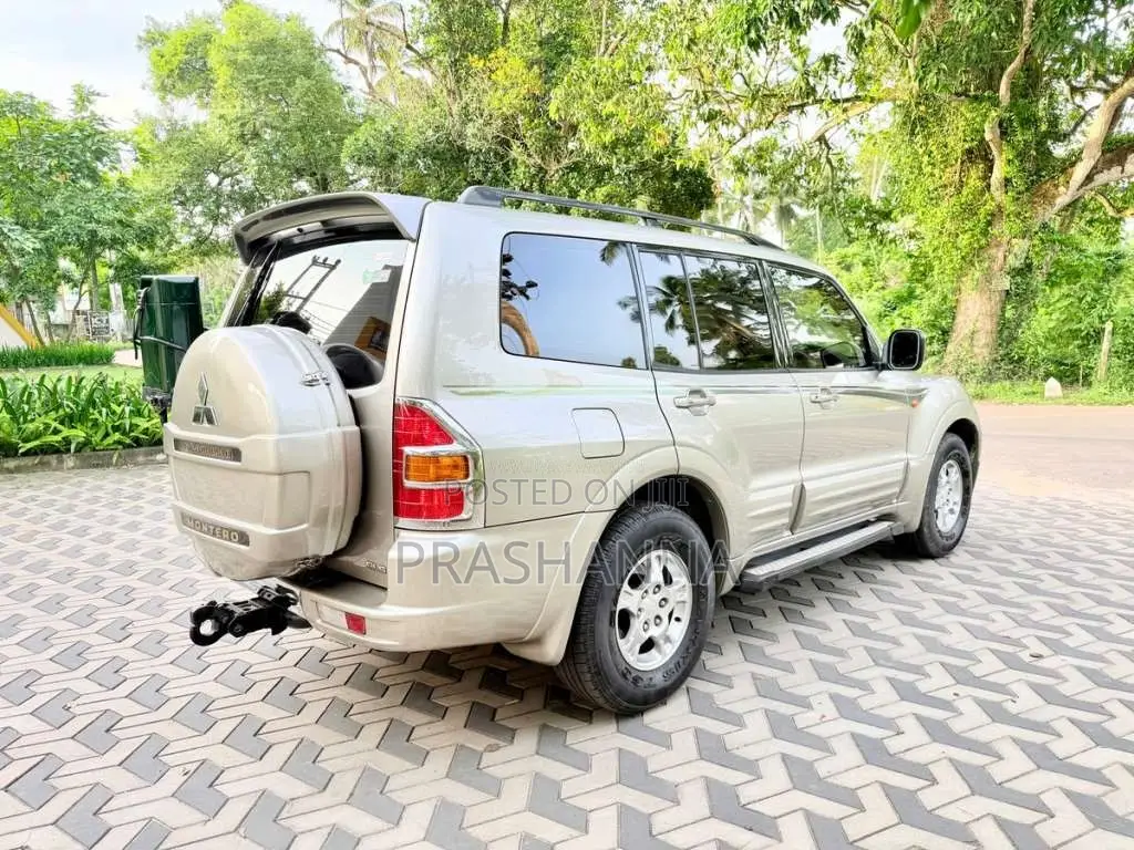 Mitsubishi Montero V6 2003 SUV (Used)