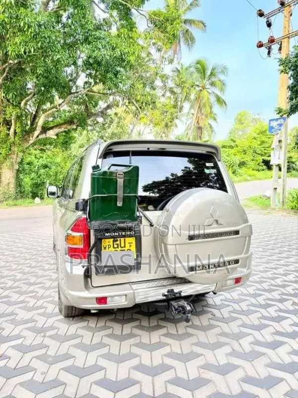 Mitsubishi Montero V6 2003 SUV (Used)