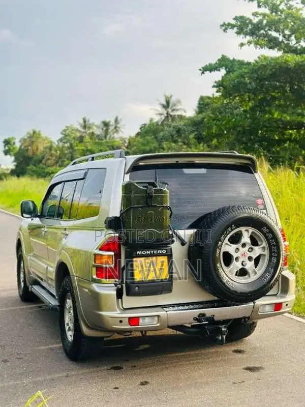 Mitsubishi Montero 2002 SUV (Used)