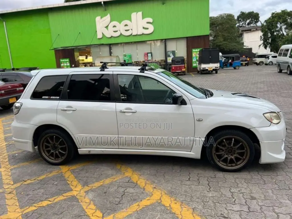 Mitsubishi Airtrek Outlander 2001 SUV (Used)