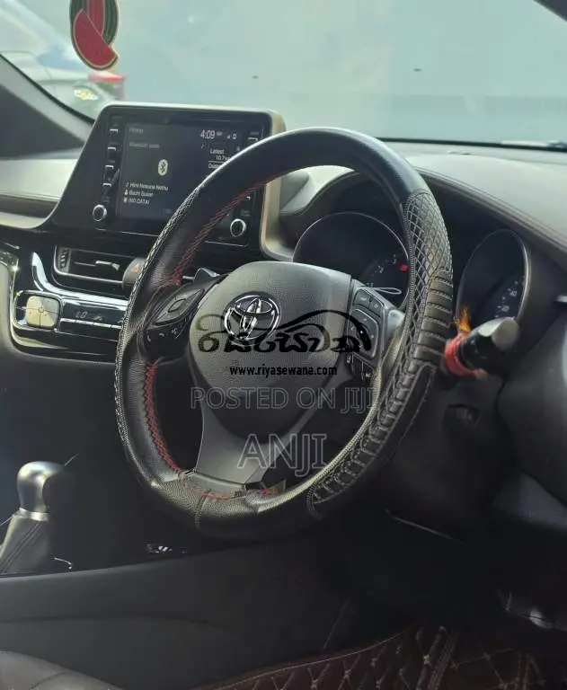 Toyota CHR 2019 SUV (Used)
