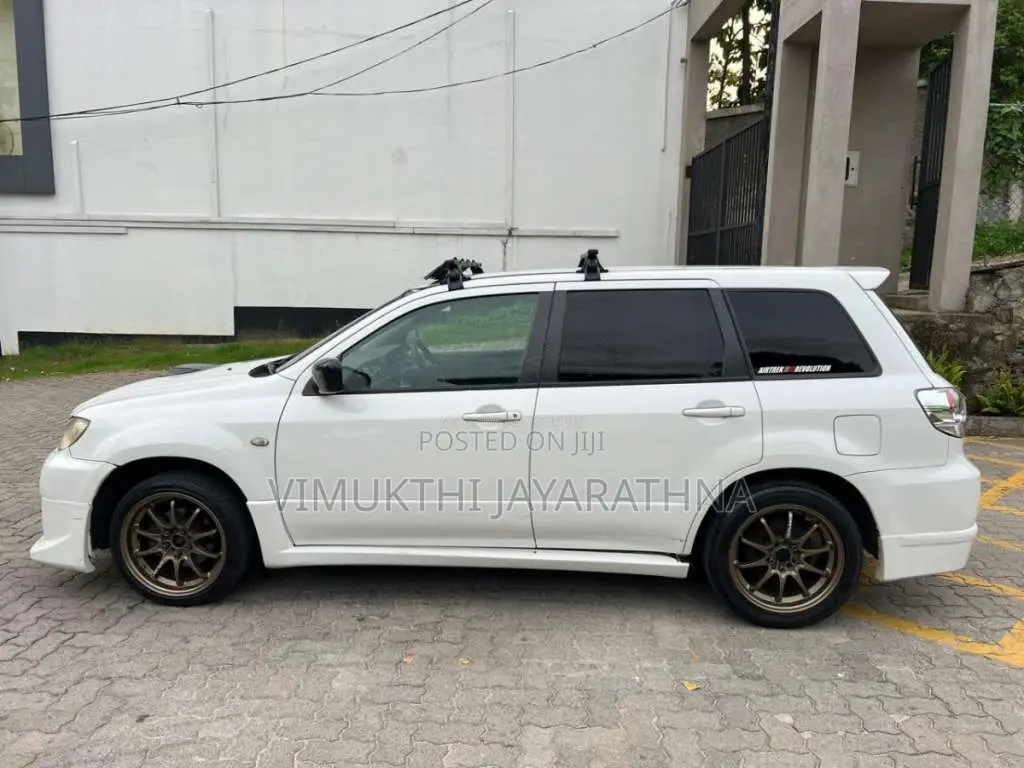Mitsubishi Airtrek Outlander 2001 SUV (Used)