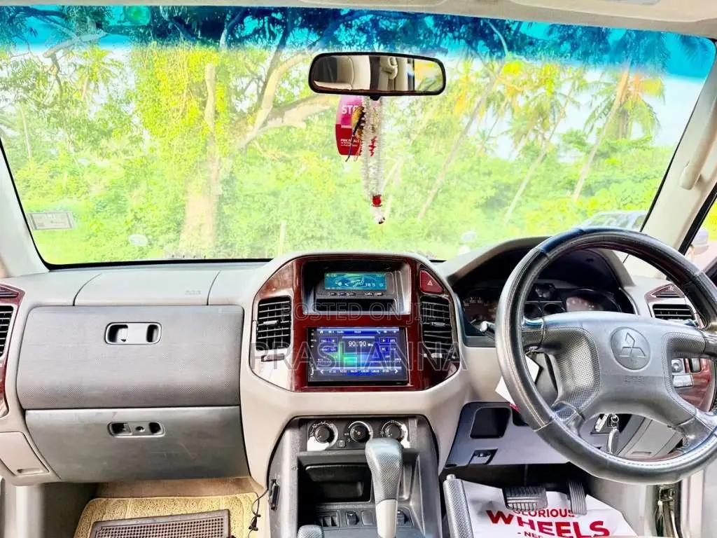 Mitsubishi Montero V6 2003 SUV (Used)