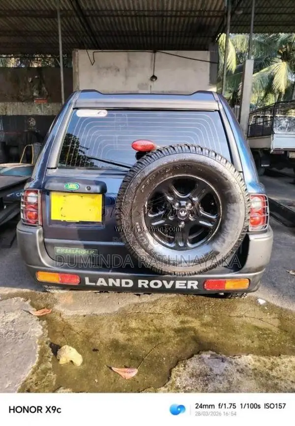 Land-Rover Land Rover 1999 SUV (Used)