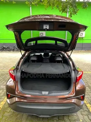 Toyota CHR 2016 SUV (Used)