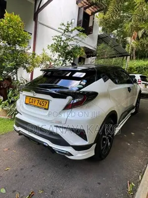 Toyota CHR NGX 50 2017 SUV (Used)