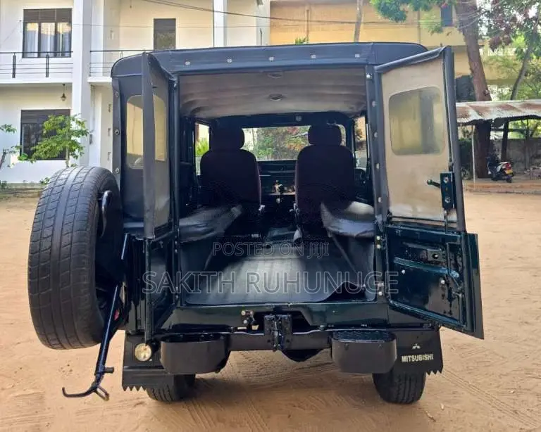 Mitsubishi 4DR5 1980 SUV (Used)