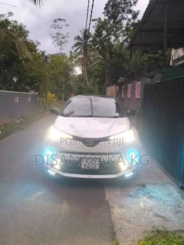 Toyota CHR NGX 50 2017 SUV (Used)