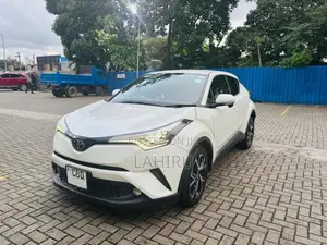 Toyota CHR NGX50 2018 SUV (Used)