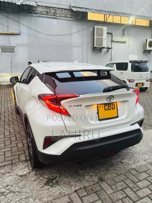 Toyota CHR NGX50 2018 SUV (Used)