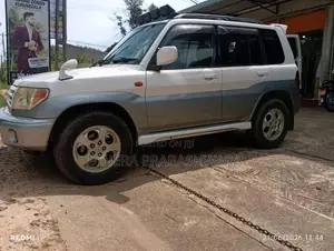 Mitsubishi Pajero Io 2004 SUV (Used)