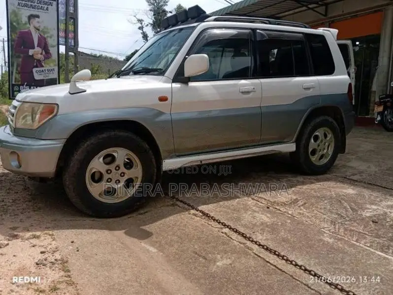 Mitsubishi Pajero Io 2004 SUV (Used)