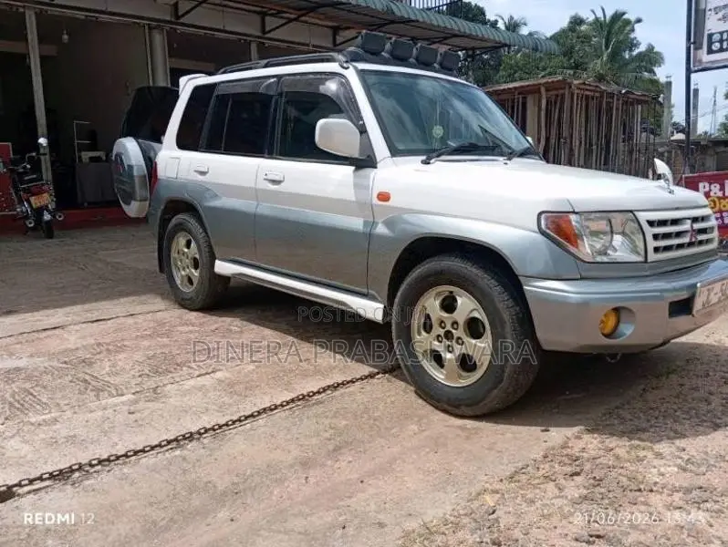Mitsubishi Pajero Io 2004 SUV (Used)