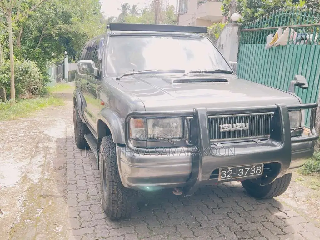 Isuzu Bighorn 1987 SUV (Used)