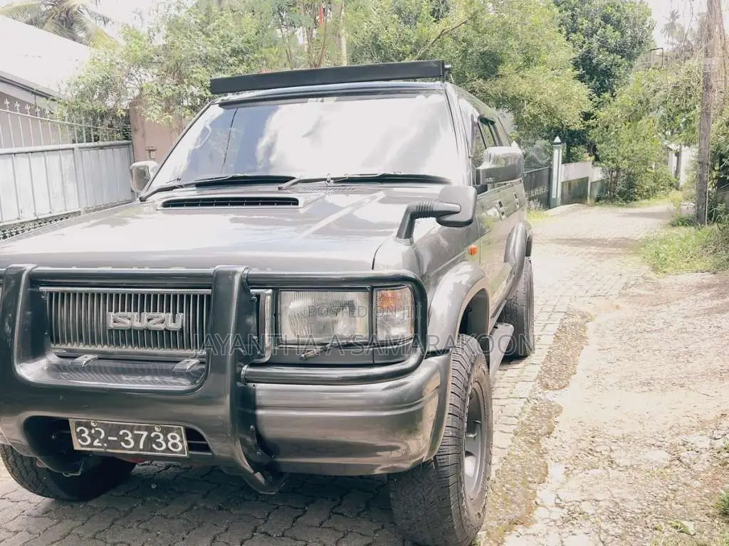 Isuzu Bighorn 1987 SUV (Used)