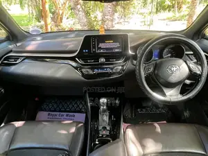 Toyota CHR 2018 SUV (Used)