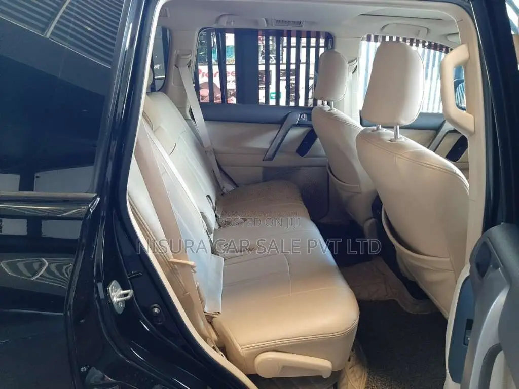 Toyota Land Cruiser 2016 SUV (Used)