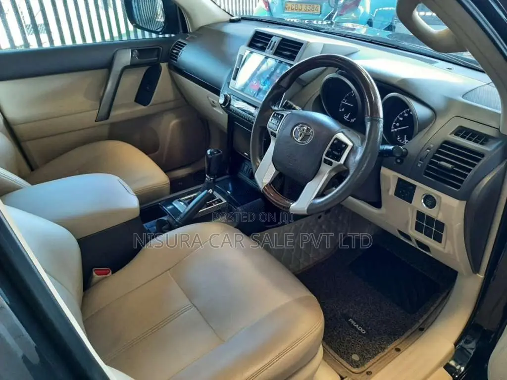 Toyota Land Cruiser 2016 SUV (Used)