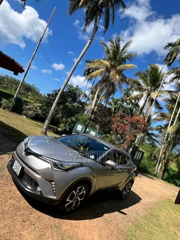Toyota CHR 2018 SUV (Used)