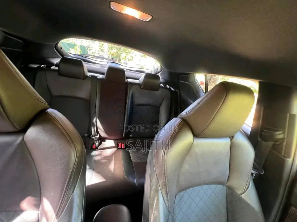 Toyota CHR 2018 SUV (Used)