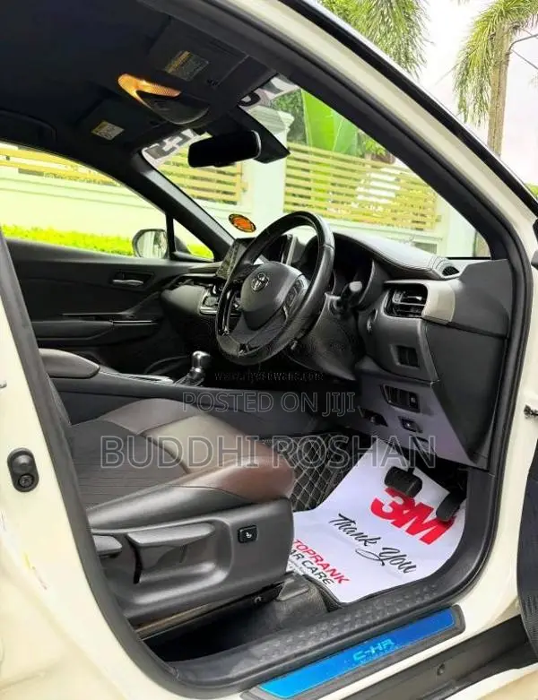 Toyota CHR NGX50 2018 SUV (Used)