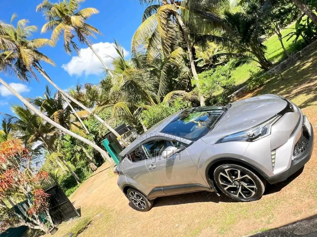 Toyota CHR 2018 SUV (Used)