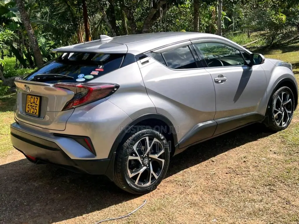 Toyota CHR 2018 SUV (Used)