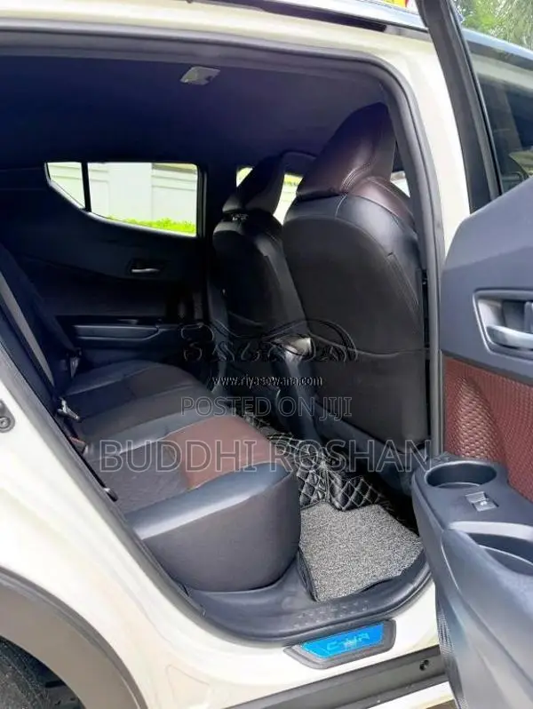 Toyota CHR NGX50 2018 SUV (Used)