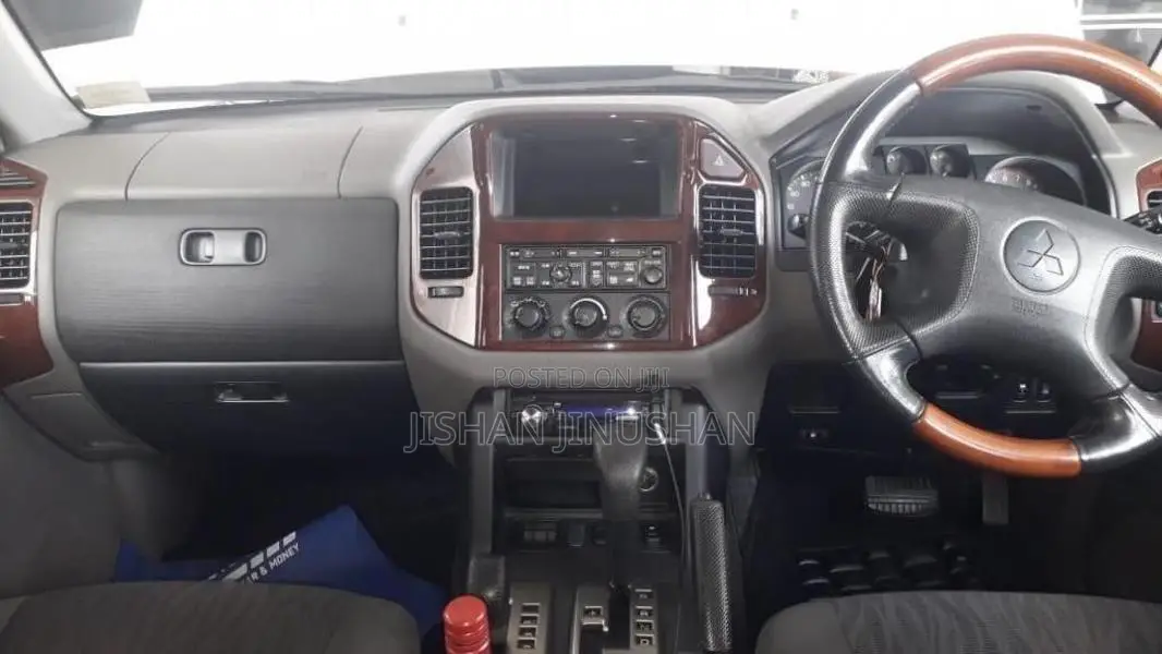 Mitsubishi Montero 2002 SUV (Used)