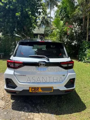 Toyota Raize 2025 SUV (Used)