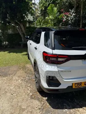 Toyota Raize 2025 SUV (Used)