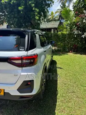 Toyota Raize 2025 SUV (Used)