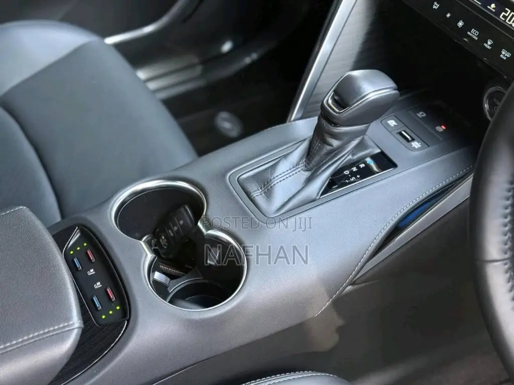Toyota Harrier 2025 SUV (Used)