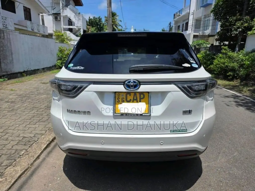 Toyota Harrier 2015 SUV (Used)