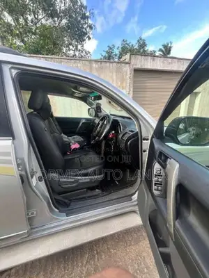 Toyota Land Cruiser Prado 150 2010 SUV (Used)