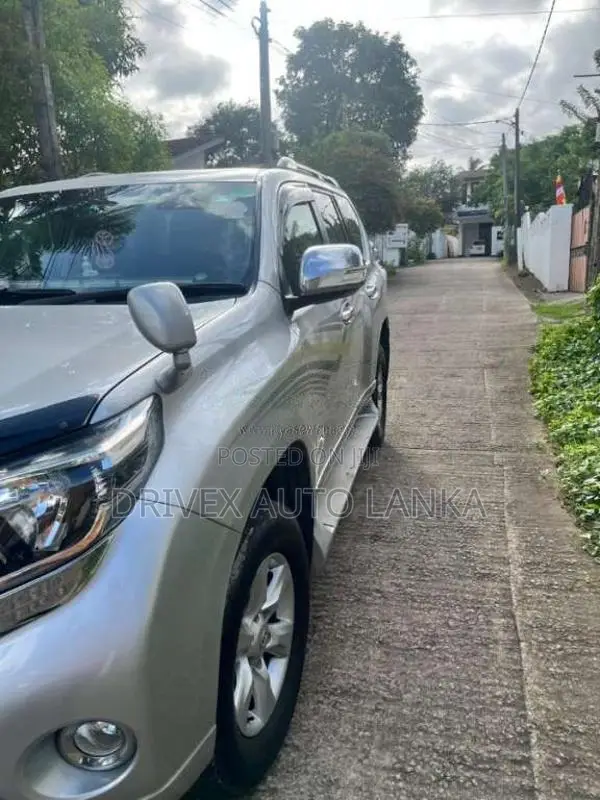 Toyota Land Cruiser Prado 150 2010 SUV (Used)