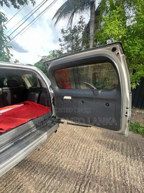 Toyota Land Cruiser Prado 150 2010 SUV (Used)