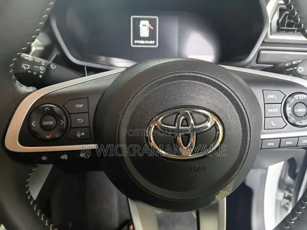 Toyota Raize Z Grade Hybrid 2025 SUV (Used)