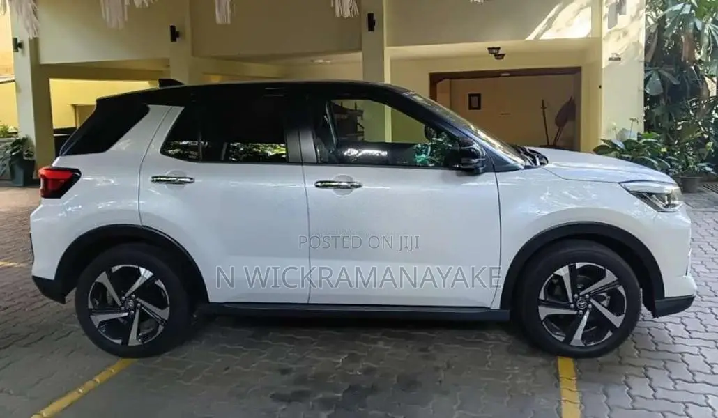 Toyota Raize Z Grade Hybrid 2025 SUV (Used)